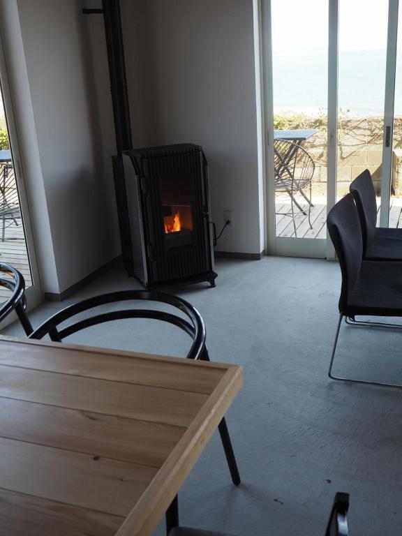 Guesthouse ＆ Beach Cafe Fuego Hyuga Exterior photo